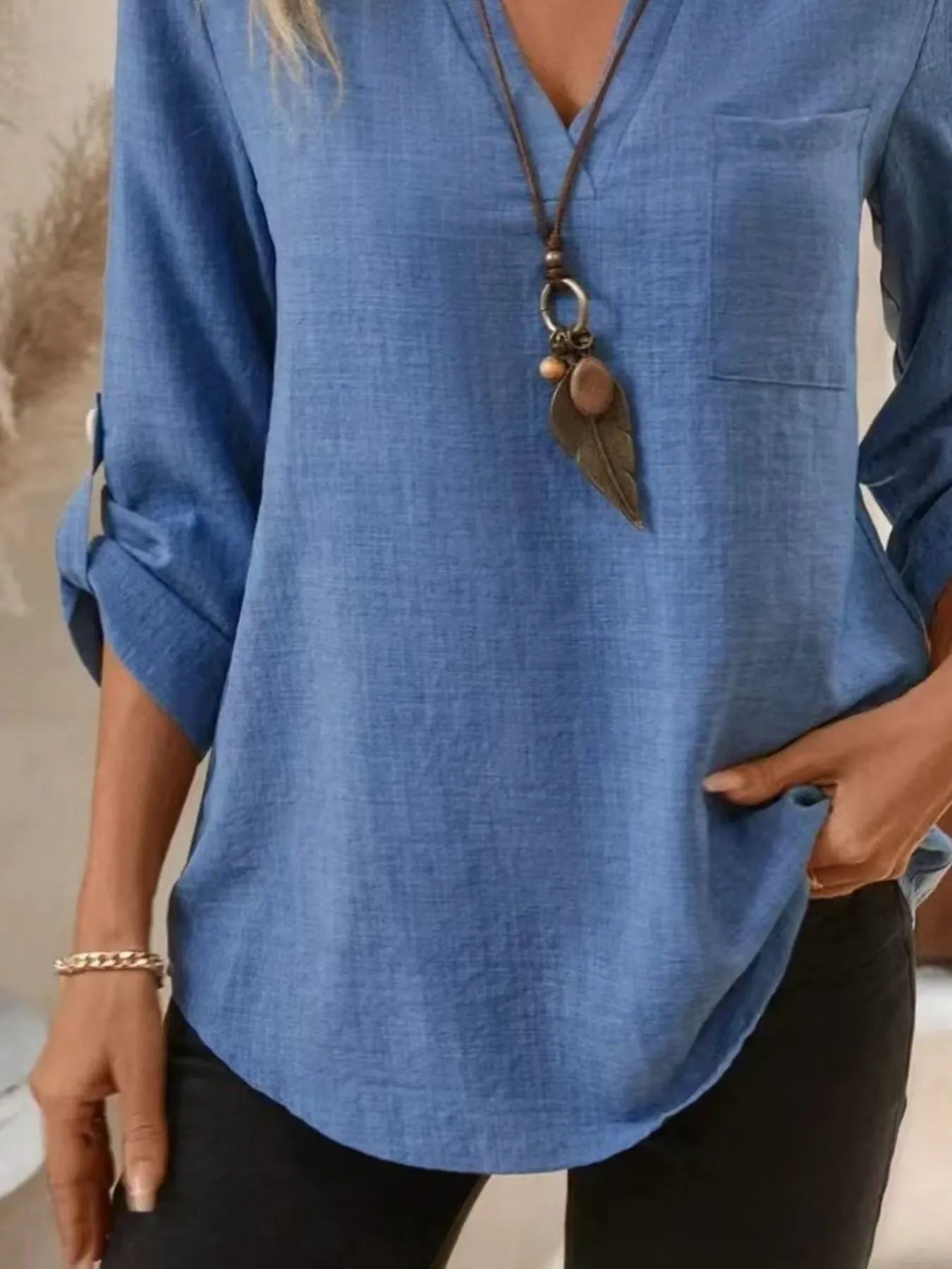 Mikka™ – Lässige V-Ausschnitt bluse mit Taschen