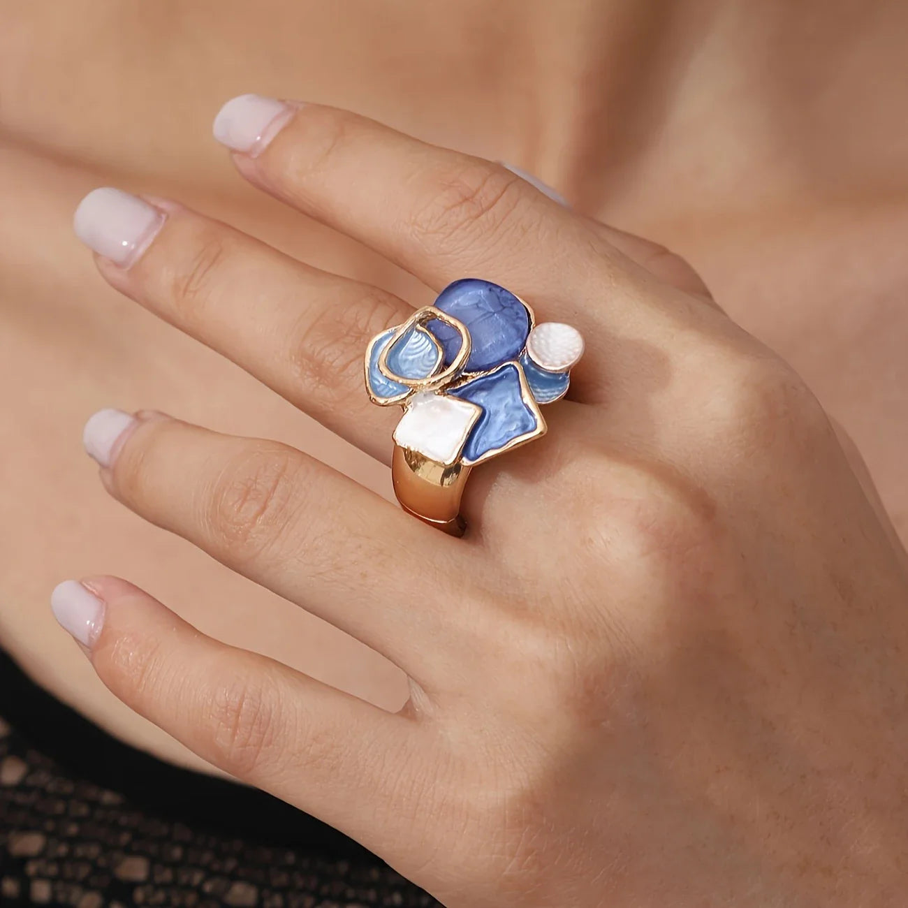 Glanzender Ring mit abstrakten Vorbildern | Gemeinsam gegen Diabetes