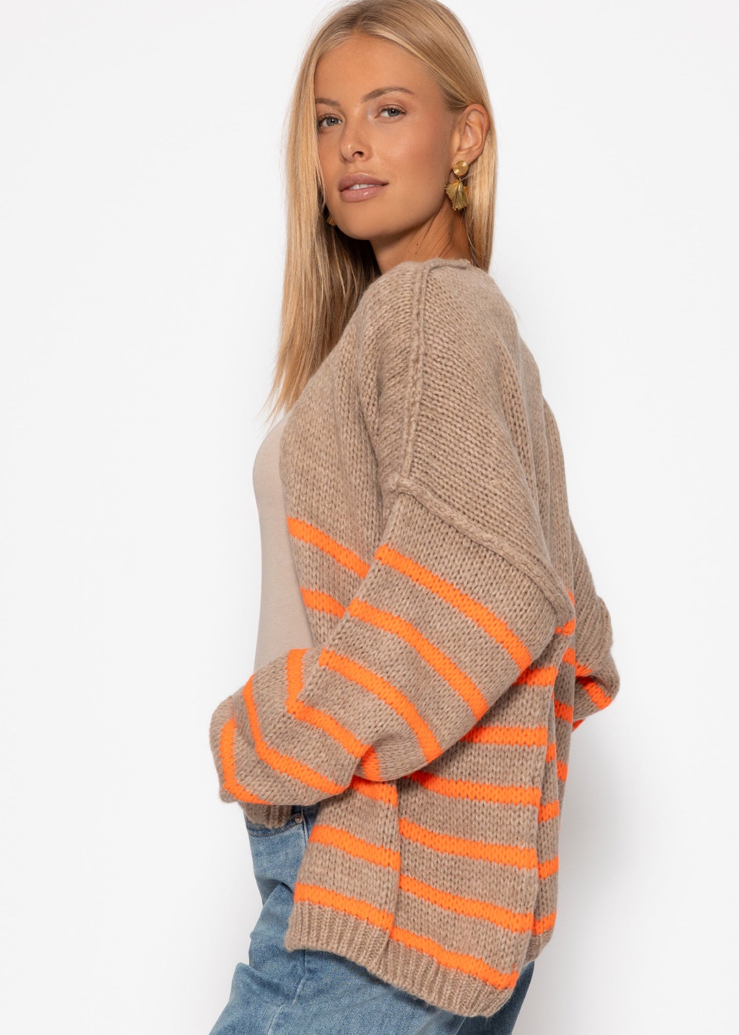 Lorena™ – Strickjacke mit auffälligen Streifen